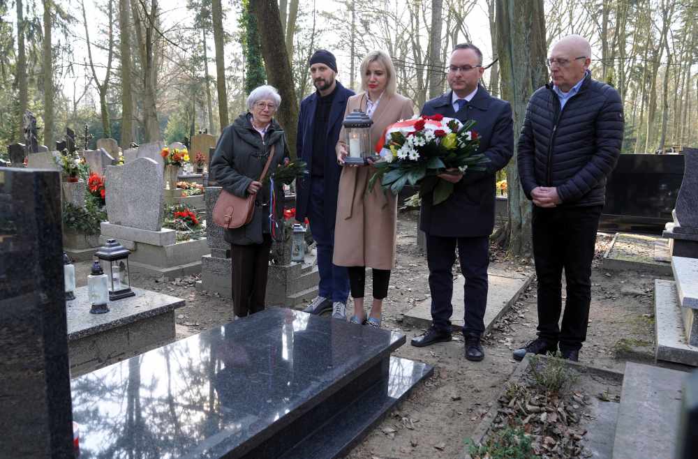 Sprawiedliwy wśród narodów świata grób